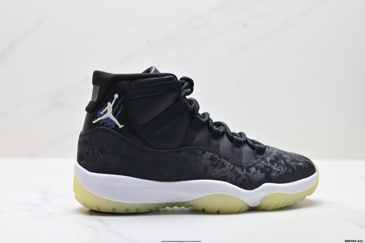 Air Jordan 11 Retro Concord