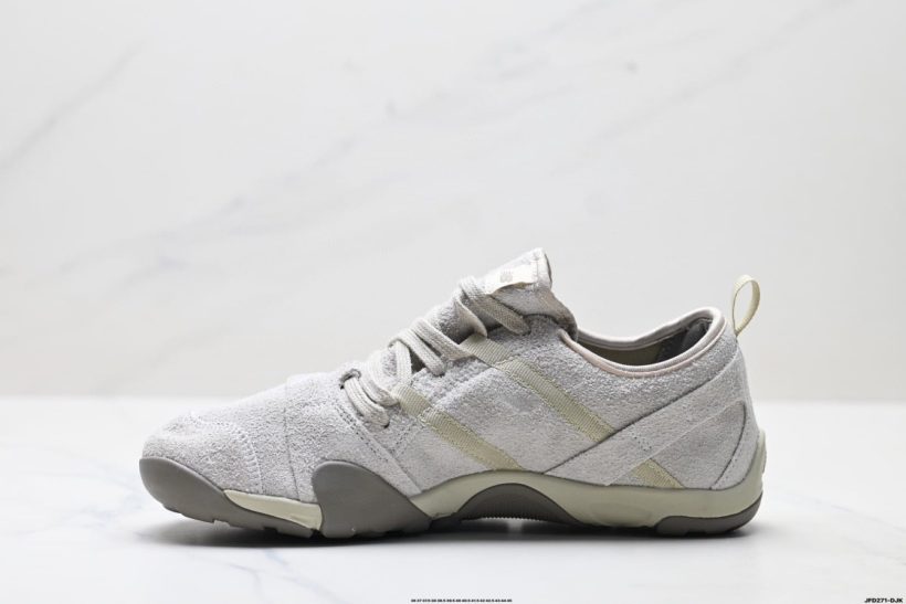 About Us - New Balance MT10 New Balance MT10 New Balance MT10 Minimalist Shoes | Zero-Drop Barefoot Feel + Trail Grip | MT10