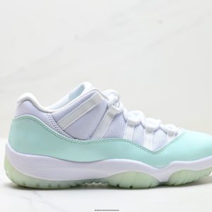 Nike Air Jordan 11 Retro Low