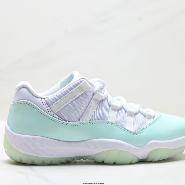 Nike Air Jordan 11 Retro Low