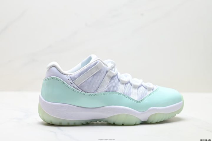 Nike Air Jordan 11 Retro Low