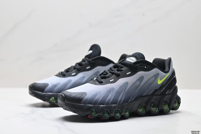 breathable mesh upper detail