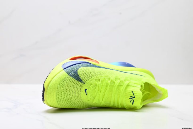 About Us - Nike Air Zoom Alphafly 3 Nike Air Zoom Alphafly 3 Built for marathon speed with <strong data-start="315" data-end="338">dual Air Zoom units</strong>, a <strong data-start="342" data-end="376">full-length carbon fiber plate</strong>, and <strong data-start="382" data-end="396">ZoomX foam</strong>—engineered to help you chase your next PR with confidence.