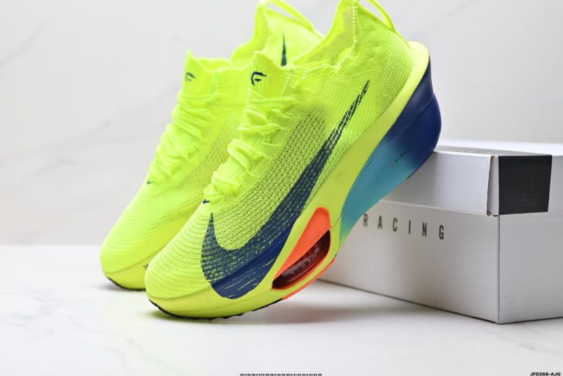 About Us - Nike Air Zoom Alphafly 3 Nike Air Zoom Alphafly 3 Built for marathon speed with <strong data-start="315" data-end="338">dual Air Zoom units</strong>, a <strong data-start="342" data-end="376">full-length carbon fiber plate</strong>, and <strong data-start="382" data-end="396">ZoomX foam</strong>—engineered to help you chase your next PR with confidence.