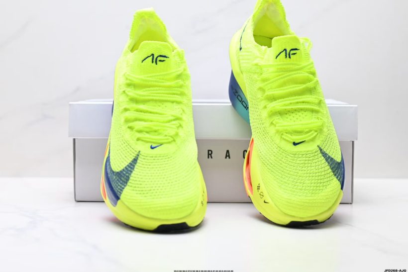 About Us - Nike Air Zoom Alphafly 3 Nike Air Zoom Alphafly 3 Built for marathon speed with <strong data-start="315" data-end="338">dual Air Zoom units</strong>, a <strong data-start="342" data-end="376">full-length carbon fiber plate</strong>, and <strong data-start="382" data-end="396">ZoomX foam</strong>—engineered to help you chase your next PR with confidence.