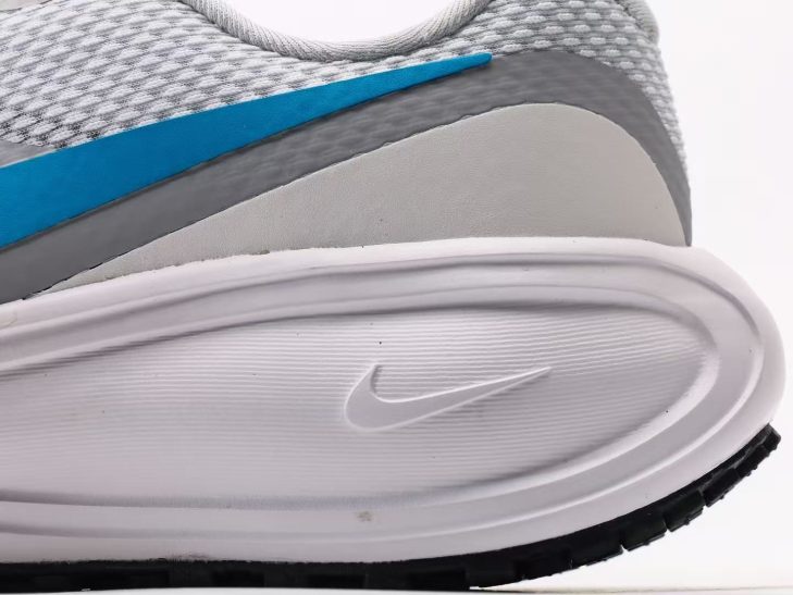 About Us - Nike REVOLUTION 8 Nike Revolution 8