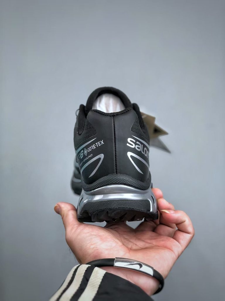 Salomon XT-6 GTX shoe upper material details: mesh fabric + leather (490971).