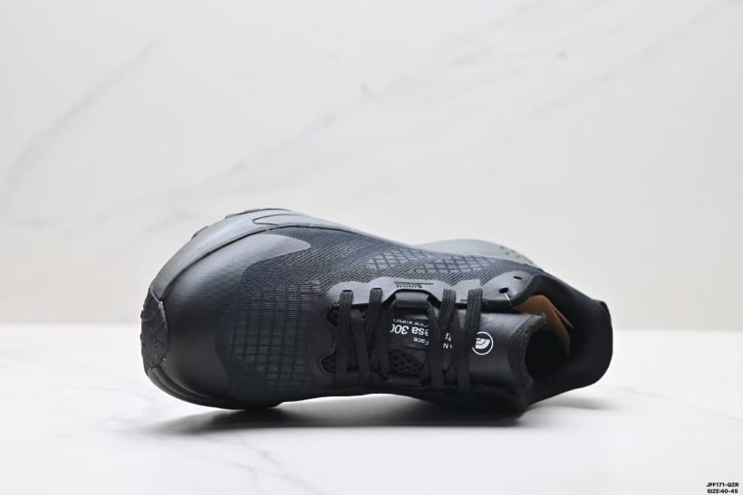 About Us - THE NORTH FACE Altamesa 300 THE NORTH FACE Altamesa 300 THE NORTH FACE Altamesa 300 Trail Shoes | Responsive Cushioning + 4mm Lugs | NF0A8A9R-812