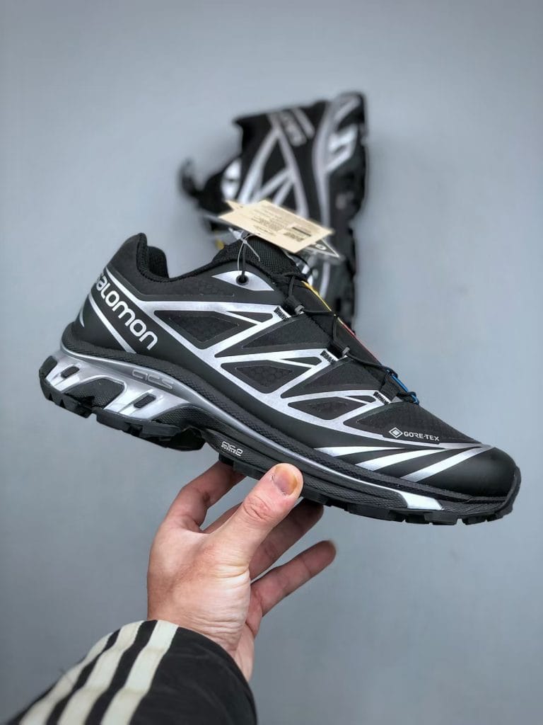 Salomon XT-6 GTX with 45-degree angle display (490971).