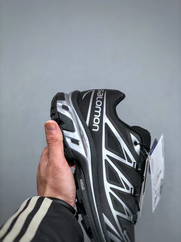  Salomon XT-6 GTX heel details (490971). 