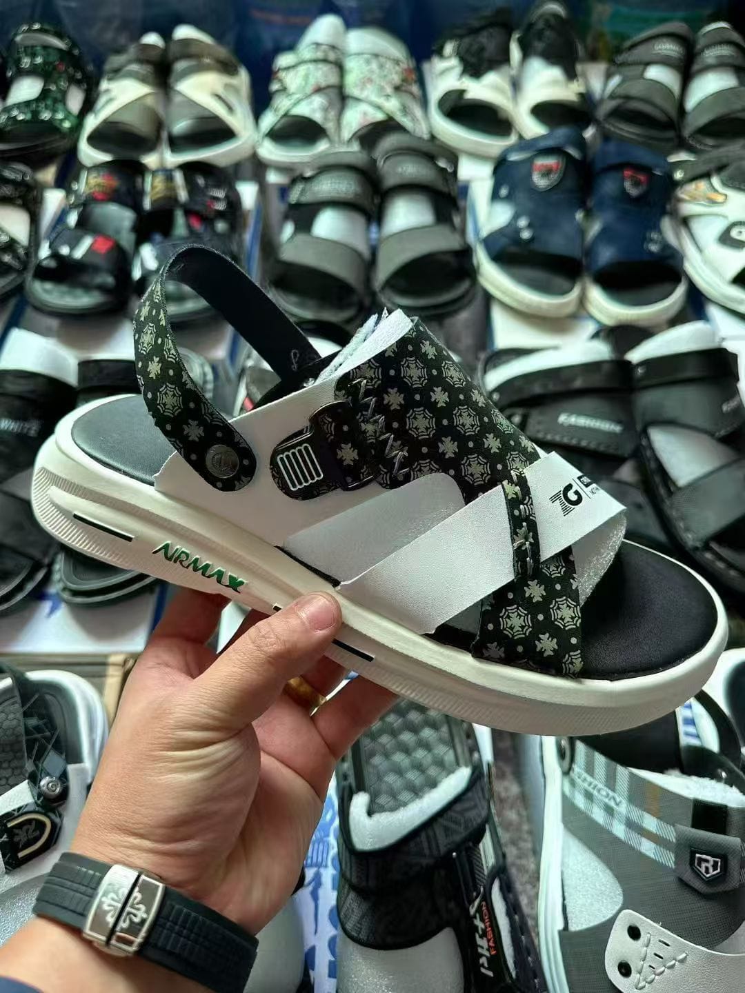 Beach Sandals Size 38-45 | 20,000 Pairs Ready Stock | Year-Round Supply 6 Beach Sandals Size 38-45 | 20,000 Pairs Ready Stock | Year-Round Supply - Image 6