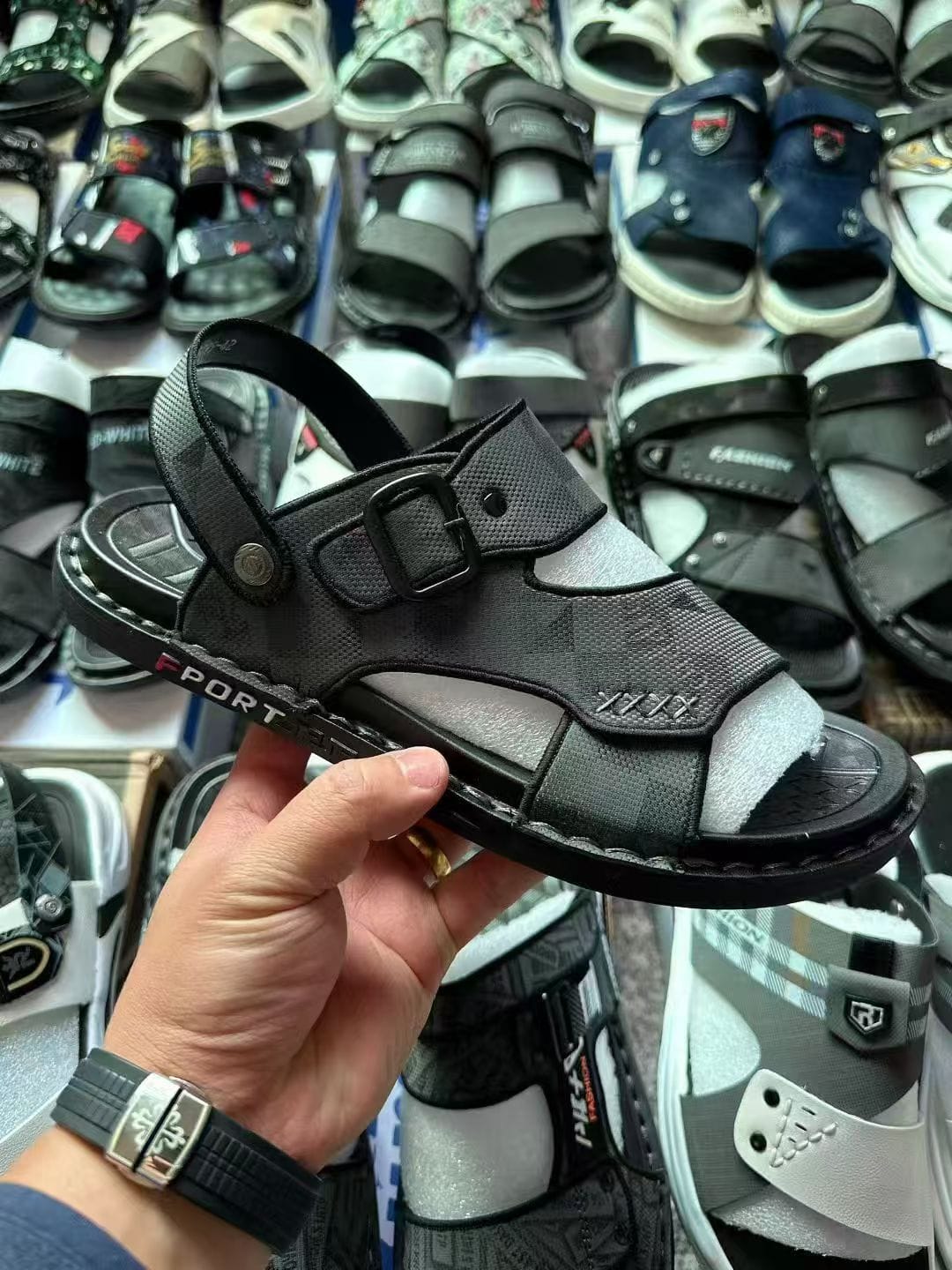 Beach Sandals Size 38-45 | 20,000 Pairs Ready Stock | Year-Round Supply 5 Beach Sandals Size 38-45 | 20,000 Pairs Ready Stock | Year-Round Supply - Image 5