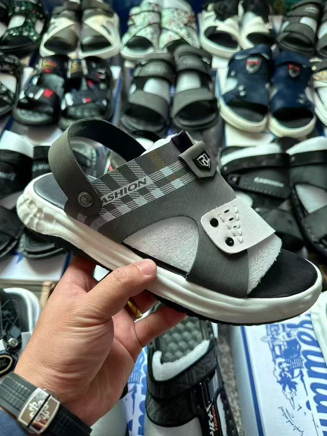 Beach Sandals Size 38-45 | 20,000 Pairs Ready Stock | Year-Round Supply 4 Beach Sandals Size 38-45 | 20,000 Pairs Ready Stock | Year-Round Supply - Image 4