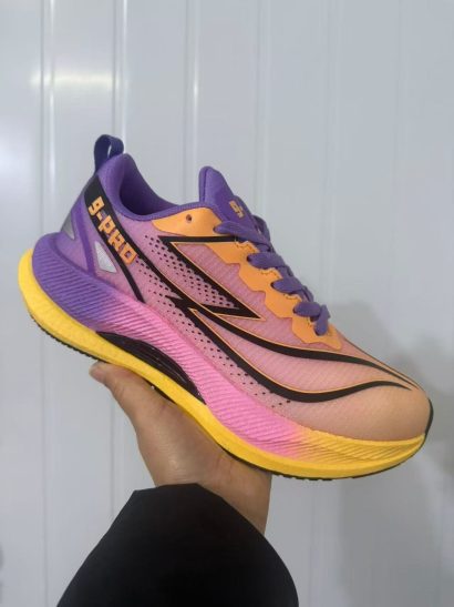 About Us - Carbon Plate Running Shoes In Stock carbon plate shoes Real carbon plate running shoes now in stock. One style with 3 colors, unisex couple design, sizes 35-45. Suitable for wholesale buyers and resellers.