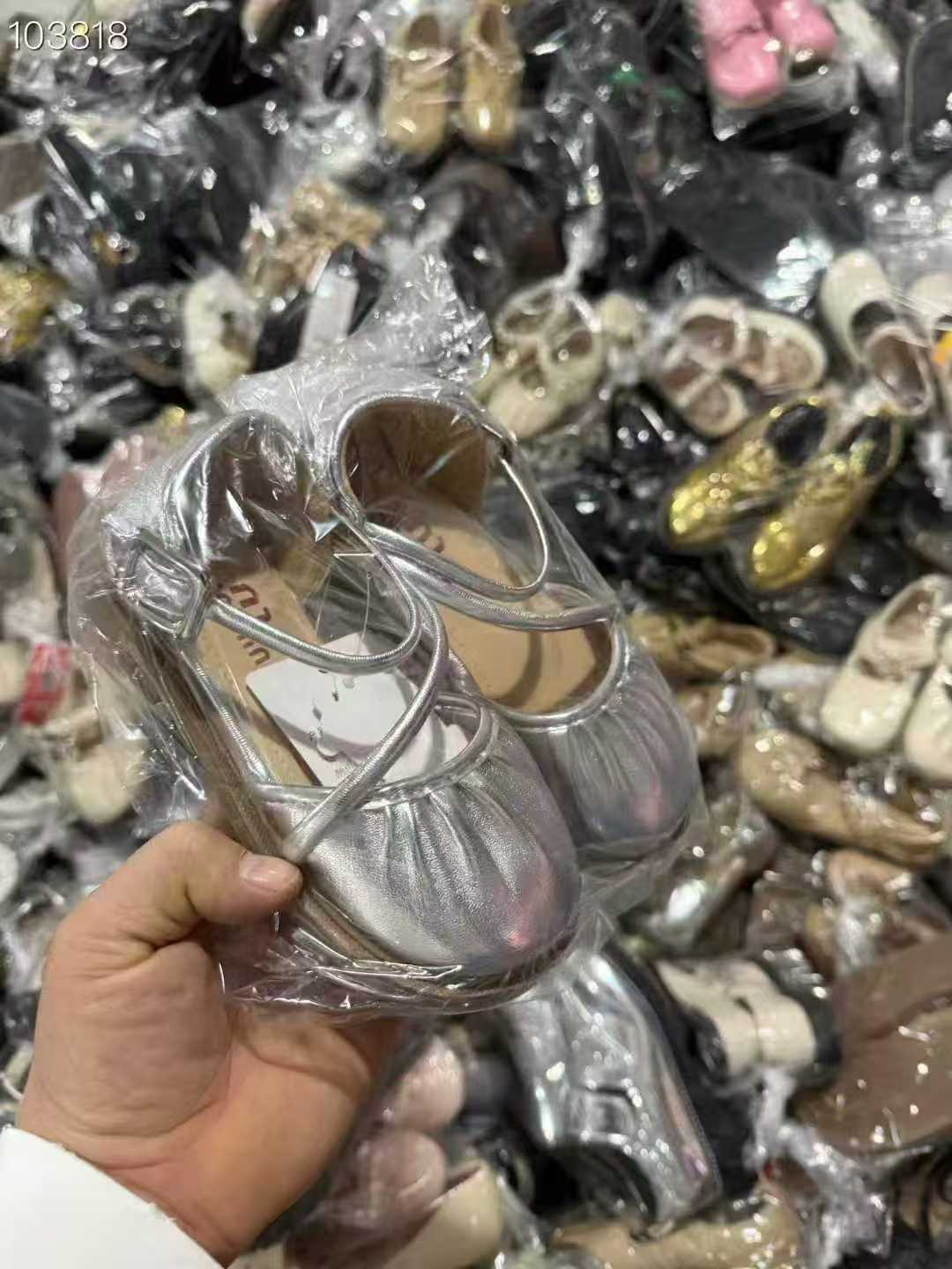 Girls Princess Shoes Size 21-37 | 20,000 Pairs | Unboxed Packing | From RMB 16 8 Girls Princess Shoes Size 21-37 | 20,000 Pairs | Unboxed Packing | From RMB 16 - Image 8