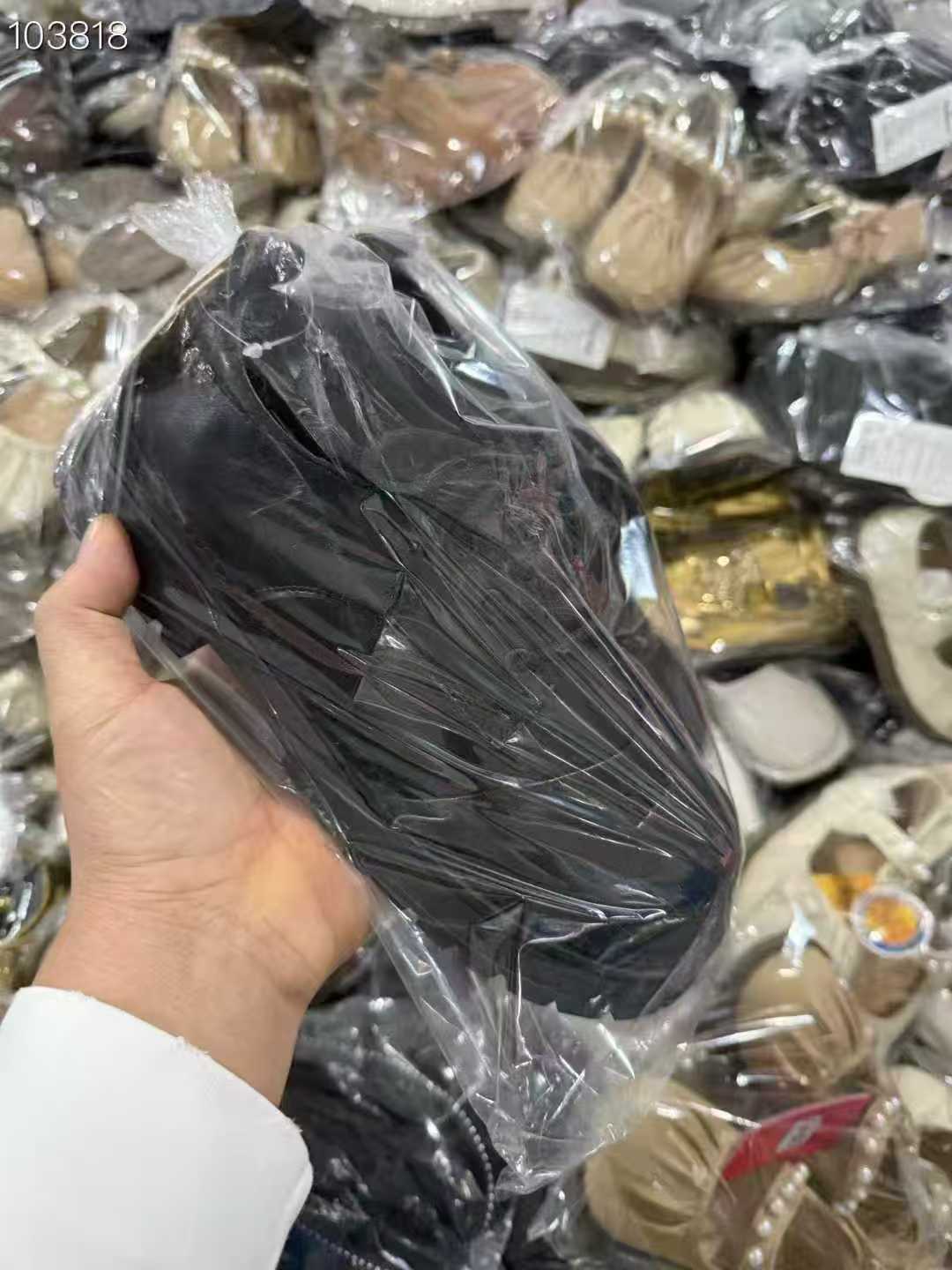 Girls Princess Shoes Size 21-37 | 20,000 Pairs | Unboxed Packing | From RMB 16 3 Girls Princess Shoes Size 21-37 | 20,000 Pairs | Unboxed Packing | From RMB 16 - Image 3