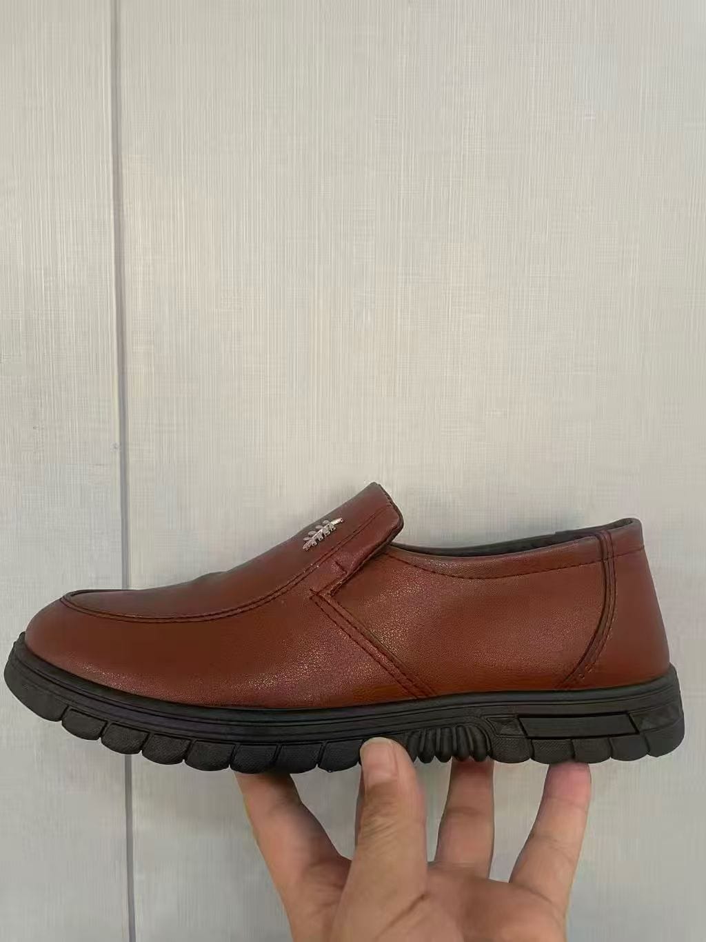 Injection Molded Shoes – 2 Styles, EU 39-44, 30,000+ Pairs 3 Injection Molded Shoes – 2 Styles, EU 39-44, 30,000+ Pairs - Image 3