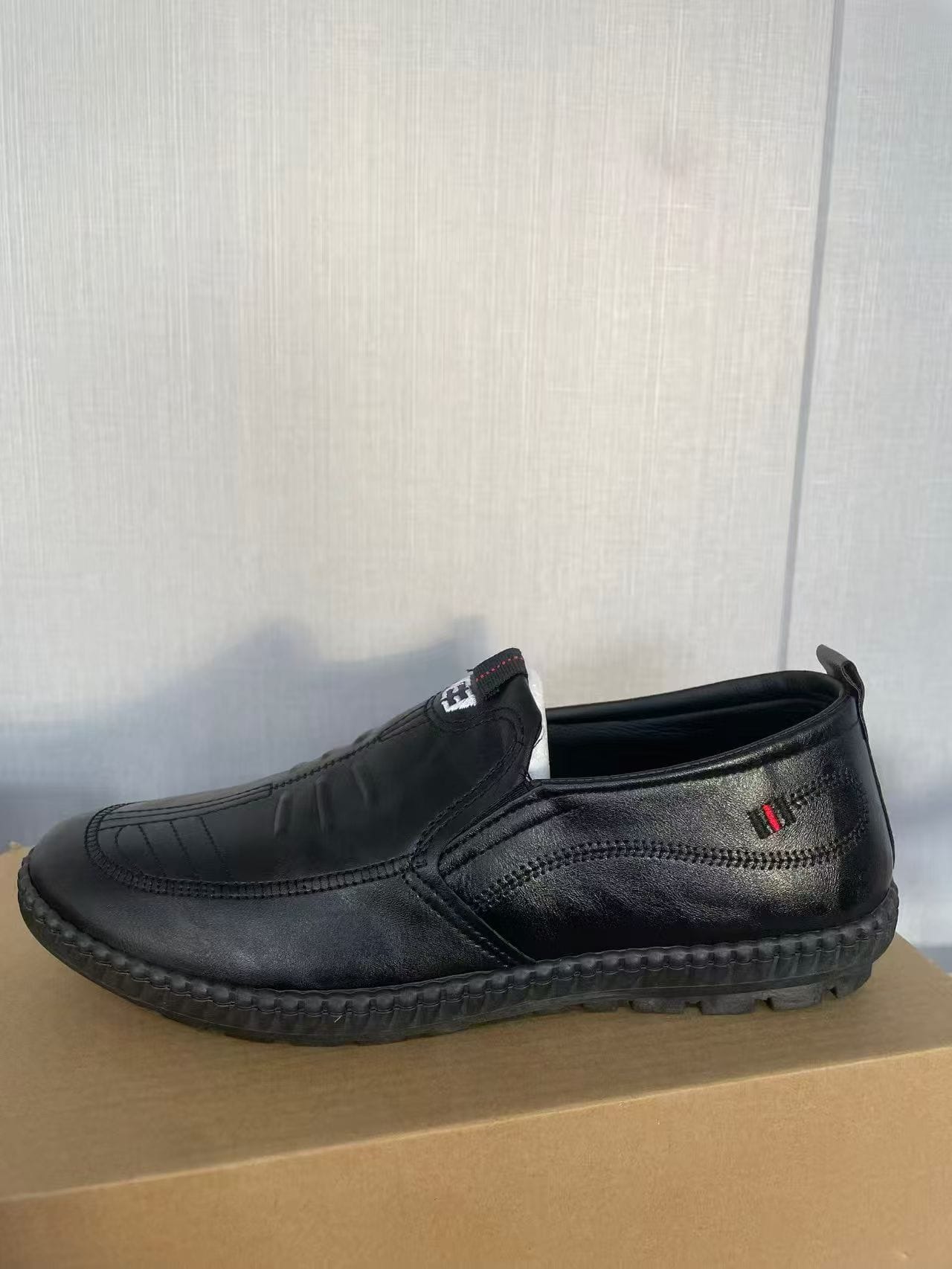 Injection Molded Shoes – 2 Styles, EU 39-44, 30,000+ Pairs 2 Injection Molded Shoes – 2 Styles, EU 39-44, 30,000+ Pairs - Image 2