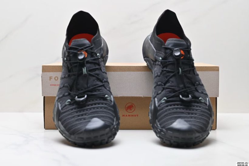 About Us - MAMMUT Hueco Knit II Low MAMMUT Hueco Knit II Low MAMMUT Hueco Knit II Low is a breathable knit low-top shoe built for everyday comfort—especially for wider forefeet. EVA cushioning and Base Fit 2.0 heel support keep your steps stable. Size 36–46.