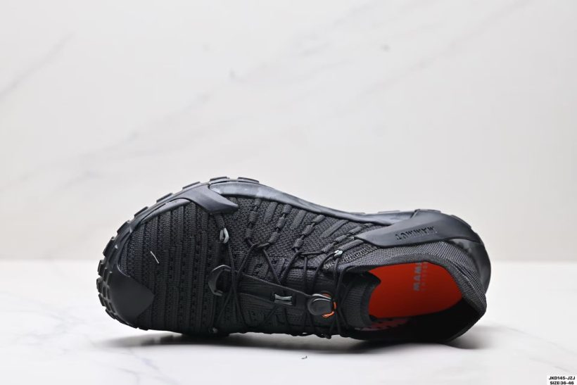 MAMMUT Hueco Knit II Low 6 About Us - MAMMUT Hueco Knit II Low MAMMUT Hueco Knit II Low MAMMUT Hueco Knit II Low is a breathable knit low-top shoe built for everyday comfort—especially for wider forefeet. EVA cushioning and Base Fit 2.0 heel support keep your steps stable. Size 36–46.