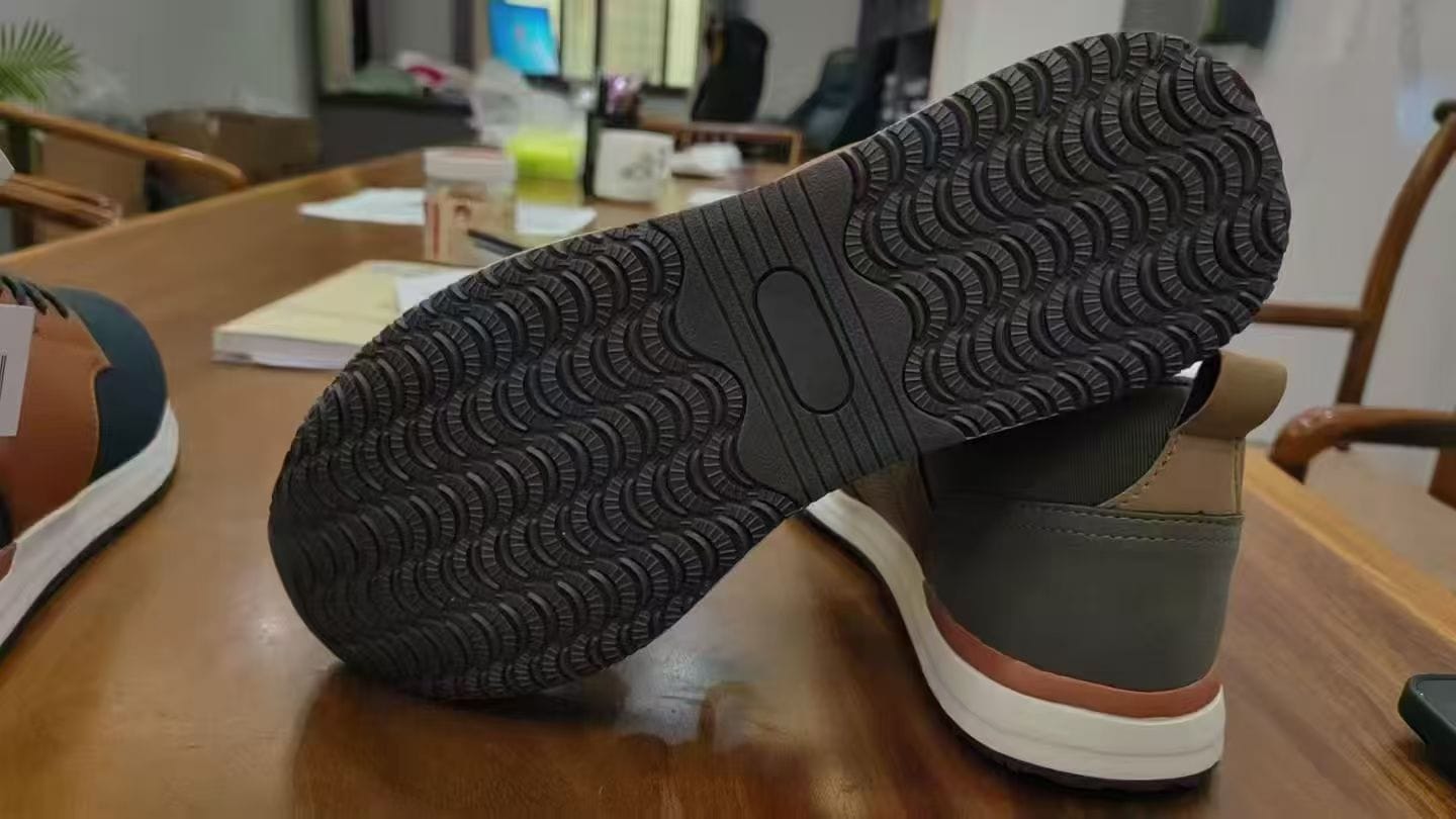 Men’s Rubber Outsole Shoes (2 Colorways) | 58,308 Pairs Ready Stock 5 Men’s Rubber Outsole Shoes (2 Colorways) | 58,308 Pairs Ready Stock - Image 5