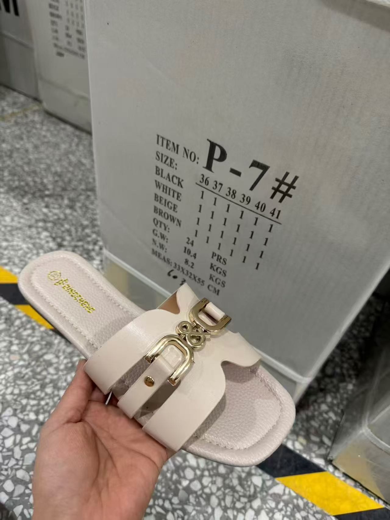 Mixed Women Slides In Stock | Assorted Styles | Size EU 36-41 7 Mixed Women Slides In Stock | Assorted Styles | Size EU 36-41 - Image 7