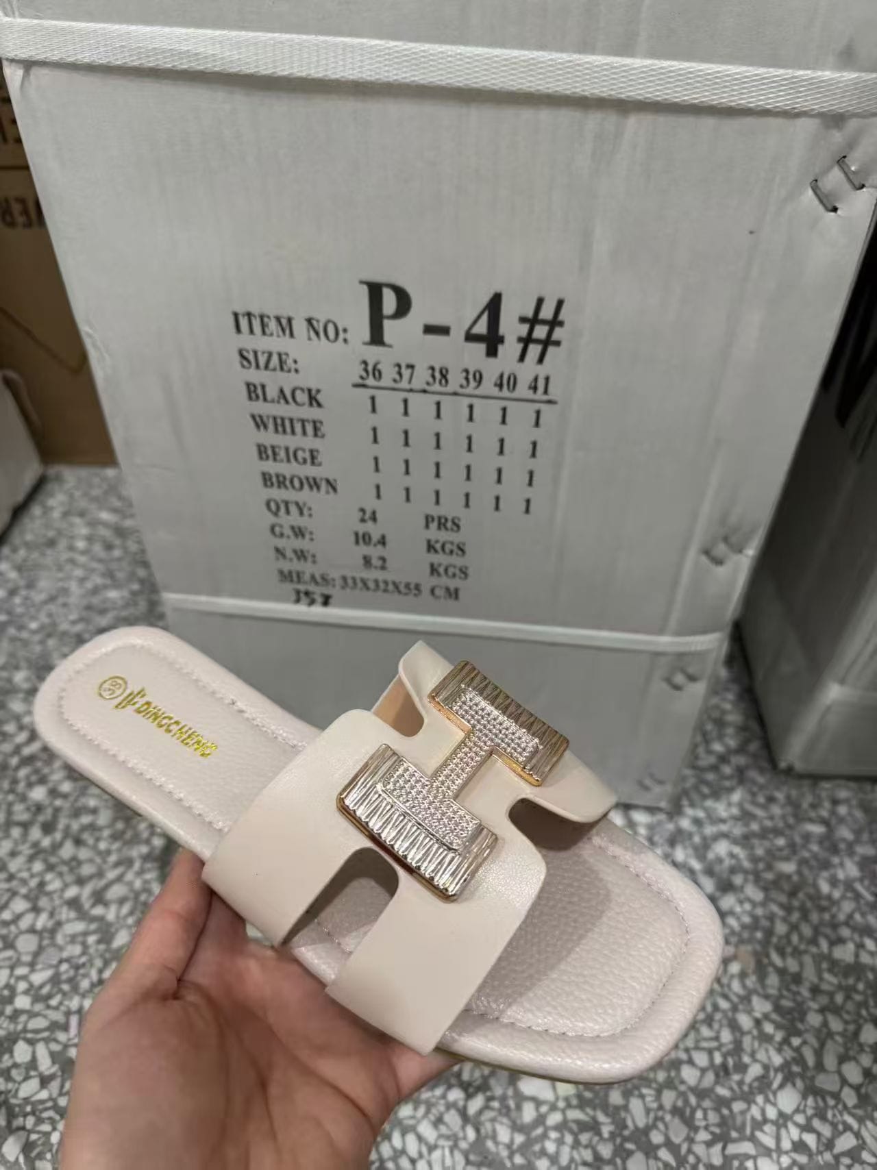 Mixed Women Slides In Stock | Assorted Styles | Size EU 36-41 4 Mixed Women Slides In Stock | Assorted Styles | Size EU 36-41 - Image 4