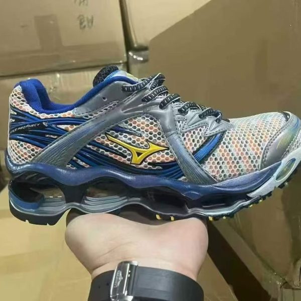Mizuno running shoes 5 colorways mixed, export order footwear, MOQ 500 pairs