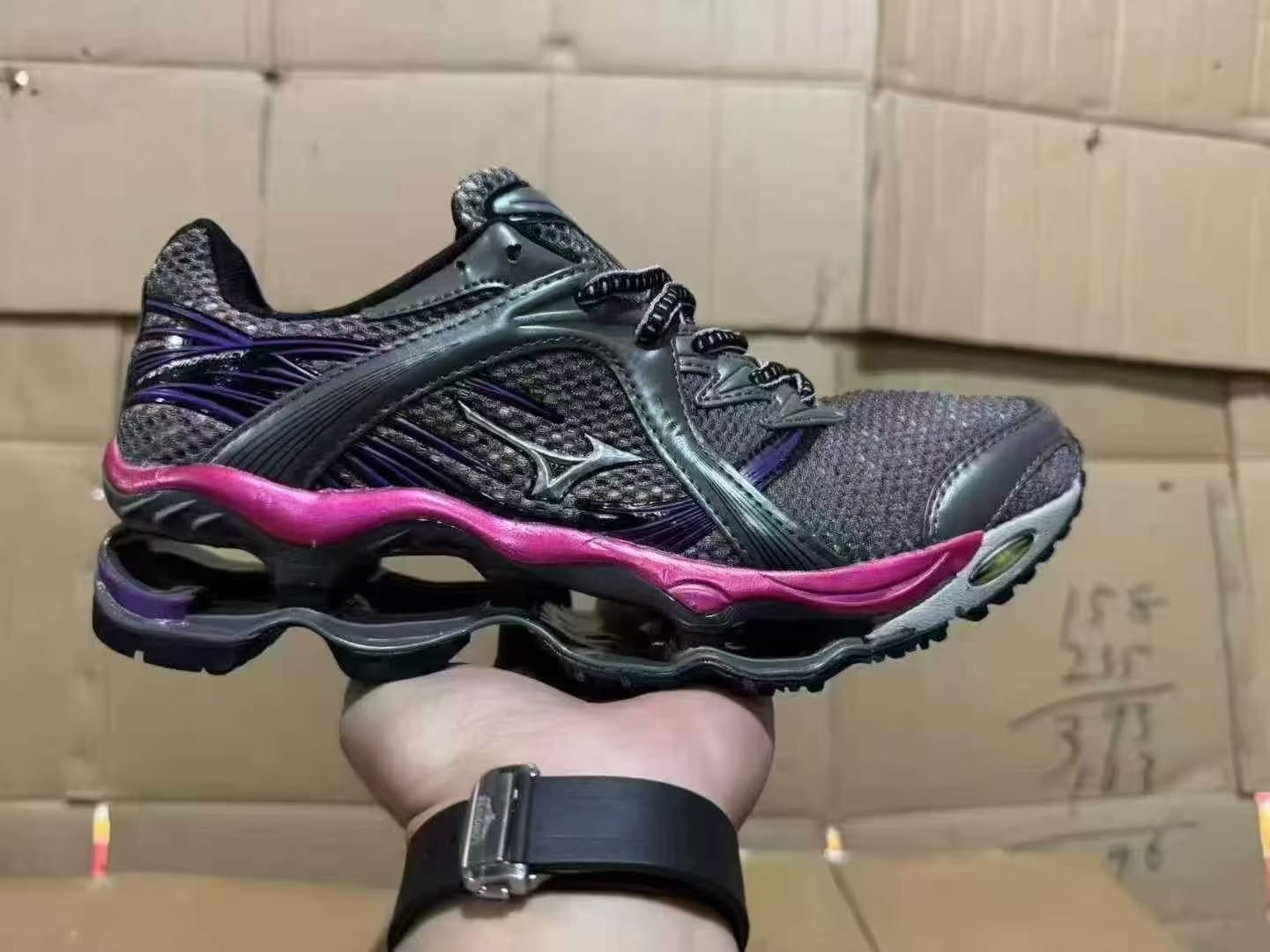 Mizuno Running Shoes — 5 Colorways Mixed 3 Mizuno Running Shoes — 5 Colorways Mixed - Image 3