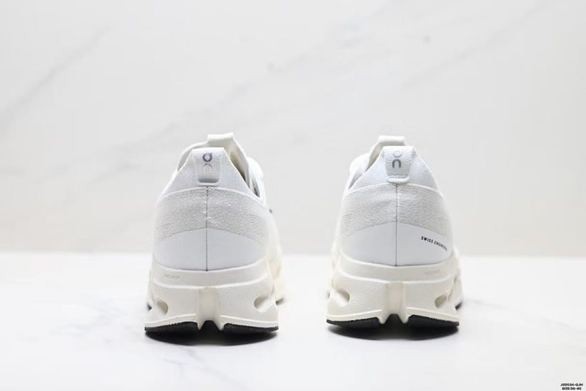 About Us - On Cloudsurfer Max On Cloudsurfer Max low-top running shoes Why On Cloudsurfer Max is a lightweight everyday running shoe