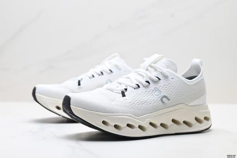 About Us - On Cloudsurfer Max On Cloudsurfer Max low-top running shoes Why On Cloudsurfer Max is a lightweight everyday running shoe