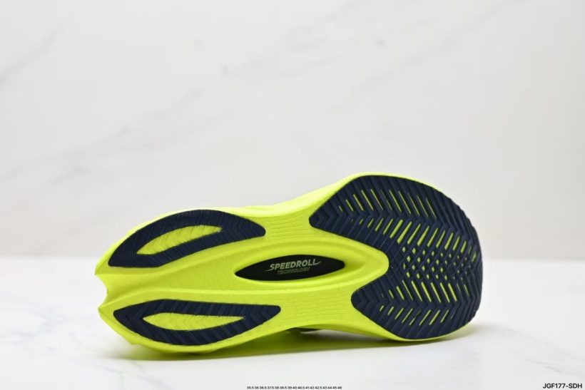 About Us - SAUCONY Endorphin Pro 4 Saucony Endorphin Pro Dual-foam midsole with PWRRUN HG + PWRRUN PB for energetic rebound, plus Speedroll and a full-length carbon plate for faster transitions.