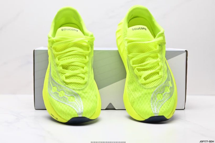 About Us - SAUCONY Endorphin Pro 4 Saucony Endorphin Pro Dual-foam midsole with PWRRUN HG + PWRRUN PB for energetic rebound, plus Speedroll and a full-length carbon plate for faster transitions.