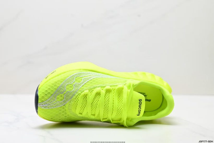 About Us - SAUCONY Endorphin Pro 4 Saucony Endorphin Pro Dual-foam midsole with PWRRUN HG + PWRRUN PB for energetic rebound, plus Speedroll and a full-length carbon plate for faster transitions.