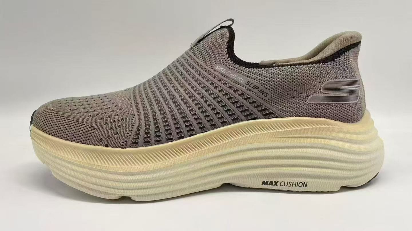 Skechers Wholesale: 6,000 Pairs Men's Knit Shoes Sizes 40-45 9 Skechers Wholesale: 6,000 Pairs Men's Knit Shoes Sizes 40-45 - Image 9