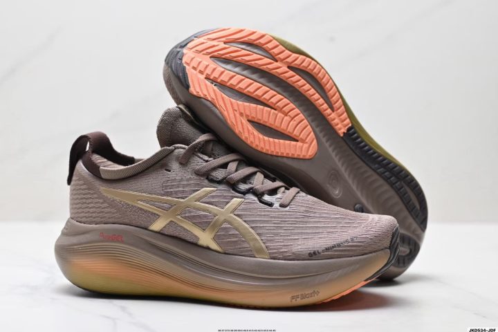 ASICS Gel-Nimbus 27 21 ASICS Gel-Nimbus 27 lightweight foam midsole close up
