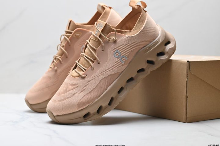 Loewe x On Cloudtilt 19 Loewe x On Cloudtilt upper material detail