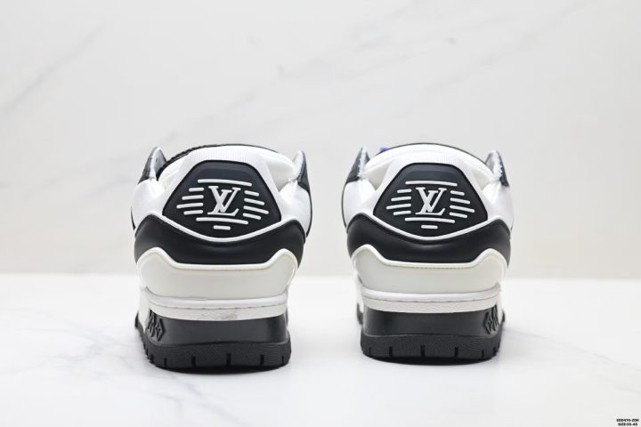 About Us - LV Trainer Maxi Low Sneaker LV Trainer Maxi Low Sneaker The <strong data-start="587" data-end="618">LV Trainer Maxi Low Sneaker</strong> delivers a bold “maxi” low-top look with an easy streetwear vibe. A chunky silhouette adds standout style
