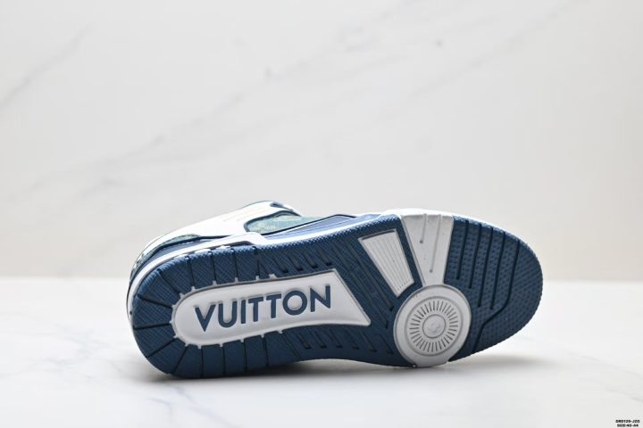 LV Trainer Sneaker Low 20 About Us - LV Trainer Sneaker Low LV Trainer Sneaker Low <strong data-start="609" data-end="635">LV Trainer Sneaker Low</strong> delivers a clean, versatile low-top look made for everyday street styling. Designed for easy matching with jeans, cargos, or athleisure, it offers a comfortable step-in feel and a durable outsole for daily walking. The silhouette keeps a premium, fashion-forward vibe while staying wearable for travel and casual routines. EU 40–44.<br data-start="968" data-end="971" />ID: DRD129-JZG