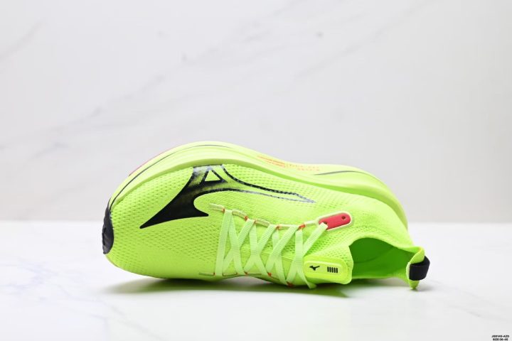 About Us - Mizuno Neo Vista Mizuno Neo Vista <strong data-start="529" data-end="549">Mizuno Neo Vista</strong> is a low-top marathon-ready super trainer built to make training feel smoother and more fun. Smooth Speed Assist helps guide fluid transitions at different paces, while MIZUNO ENERZY NXT delivers soft cushioning with strong rebound for an energetic ride.