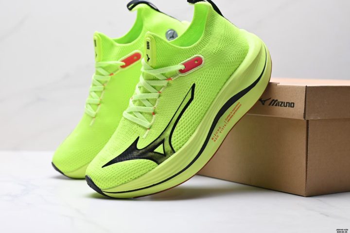 About Us - Mizuno Neo Vista Mizuno Neo Vista <strong data-start="529" data-end="549">Mizuno Neo Vista</strong> is a low-top marathon-ready super trainer built to make training feel smoother and more fun. Smooth Speed Assist helps guide fluid transitions at different paces, while MIZUNO ENERZY NXT delivers soft cushioning with strong rebound for an energetic ride.