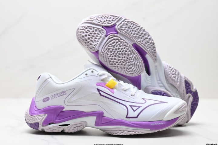 Mizuno Wave Lightning Z8 outsole grip detail