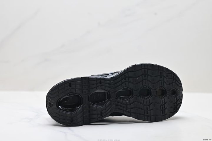 Mizuno WAVE PROPHECY LS 13 About Us - Mizuno WAVE PROPHECY LS Mizuno WAVE PROPHECY LS <strong data-start="537" data-end="564">Mizuno WAVE PROPHECY LS</strong> revives the iconic Prophecy runner with a bold Y2K millennium look and modern comfort. The signature INFINITY WAVE midsole uses a full-length open structure for a distinctive ride and standout profile.