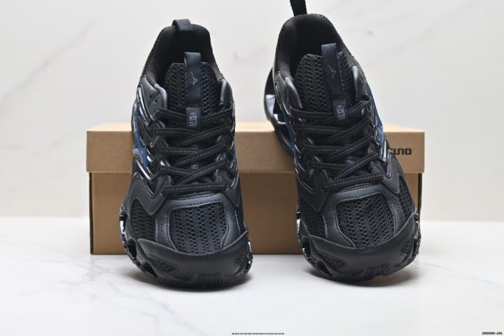 Mizuno WAVE PROPHECY LS 11 About Us - Mizuno WAVE PROPHECY LS Mizuno WAVE PROPHECY LS <strong data-start="537" data-end="564">Mizuno WAVE PROPHECY LS</strong> revives the iconic Prophecy runner with a bold Y2K millennium look and modern comfort. The signature INFINITY WAVE midsole uses a full-length open structure for a distinctive ride and standout profile.