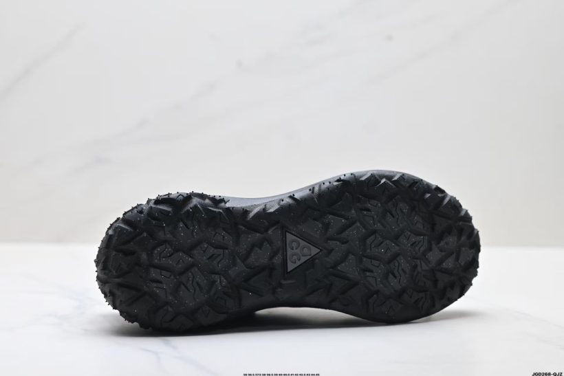 About Us - NIKE ACG Mountain Fly 2 Low GTX NIKE ACG Mountain Fly 2 Low GTX <div class="flex flex-col text-sm pb-25"><article class="text-token-text-primary w-full focus:outline-none [-shadow-height:45px] has-data-writing-block:pointer-events-none has-data-writing-block:-mt-(-shadow-height) has-data-writing-block:pt-(-shadow-height) [&:has([data-writing-block])>*]:pointer-events-auto scroll-mt-[calc(var(-header-height)+min(200px,max(70px,20svh)))]" dir="auto" tabindex="-1" data-turn-id="request-WEB:6c2c81a0-0c2c-404f-938a-3e4d733a6725-10" data-testid="conversation-turn-4" data-scroll-anchor="true" data-turn="assistant"> <div class="text-base my-auto mx-auto pb-10 [-thread-content-margin:-spacing(4)] @w-sm/main:[-thread-content-margin:-spacing(6)] @w-lg/main:[-thread-content-margin:-spacing(16)] px-(-thread-content-margin)"> <div class="[-thread-content-max-width:40rem] @w-lg/main:[-thread-content-max-width:48rem] mx-auto max-w-(-thread-content-max-width) flex-1 group/turn-messages focus-visible:outline-hidden relative flex w-full min-w-0 flex-col agent-turn" tabindex="-1"> <div class="flex max-w-full flex-col grow"> <div class="min-h-8 text-message relative flex w-full flex-col items-end gap-2 text-start break-words whitespace-normal [.text-message+&]:mt-1" dir="auto" data-message-author-role="assistant" data-message-id="826cb333-1875-44f7-bd97-6e1824c224a5" data-message-model-slug="gpt-5-2-thinking"> <div class="flex w-full flex-col gap-1 empty:hidden first:pt-[1px]"> <div class="markdown prose dark:prose-invert w-full wrap-break-word light markdown-new-styling"></div> </div> </div> </div> <div class="z-0 flex min-h-[46px] justify-start">NIKE ACG Mountain Fly 2 Low GTX is a waterproof trail sneaker built for everyday routes and unpredictable weather. A GORE-TEX upper helps block rain, while a quick lace toggle and supportive build keep the fit secure.</div> <div class="mt-3 w-full empty:hidden"> <div class="text-center"></div> </div> </div> </div> </article></div> <div class="pointer-events-none h-px w-px absolute bottom-0" aria-hidden="true" data-edge="true"></div>