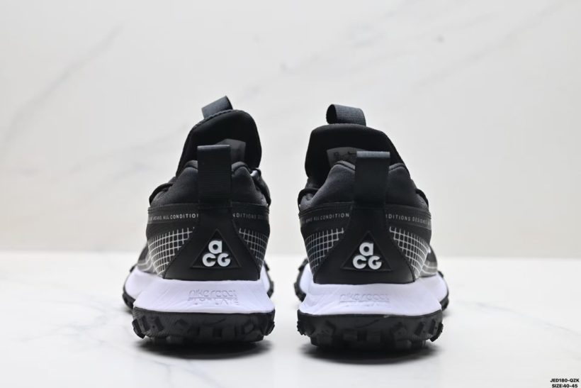 NIKE ACG Mountain Fly GTX 9 About Us - NIKE ACG Mountain Fly GTX NIKE ACG Mountain Fly GTX <strong data-start="568" data-end="597">NIKE ACG Mountain Fly GTX</strong> is a rugged trail sneaker built for outdoor routes with a comfortable, city-friendly feel.