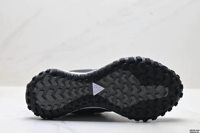 NIKE ACG Mountain Fly GTX 12 About Us - NIKE ACG Mountain Fly GTX NIKE ACG Mountain Fly GTX <strong data-start="568" data-end="597">NIKE ACG Mountain Fly GTX</strong> is a rugged trail sneaker built for outdoor routes with a comfortable, city-friendly feel.