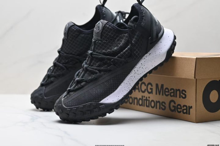 About Us - NIKE ACG Mountain Fly Low GTX NIKE ACG Mountain Fly Low GTX <strong data-start="598" data-end="631">NIKE ACG Mountain Fly Low GTX</strong> is a low-top trail sneaker made for outdoor movement with an easy, city-wearable feel. A lightweight upper with reflective details and webbing-style eyelets supports a secure fit
