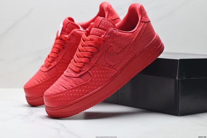About Us - Nike Air Force 1 ’07 Nike Air Force 1 ’07 The <strong data-start="548" data-end="572">Nike Air Force 1 ’07</strong> is a low-top icon built for everyday wear. Soft, springy cushioning and a supportive midsole keep comfort hig