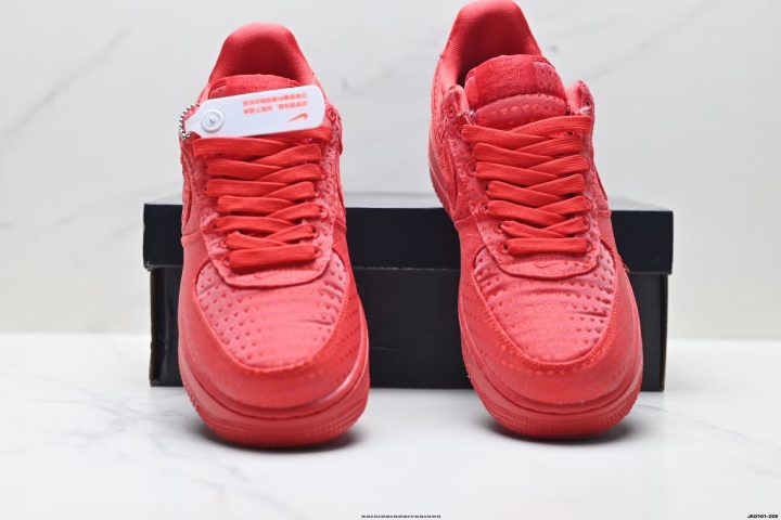About Us - Nike Air Force 1 ’07 Nike Air Force 1 ’07 The <strong data-start="548" data-end="572">Nike Air Force 1 ’07</strong> is a low-top icon built for everyday wear. Soft, springy cushioning and a supportive midsole keep comfort hig